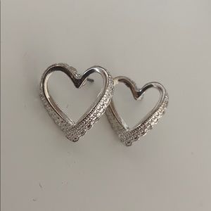 NWOT Silver heart earrings
